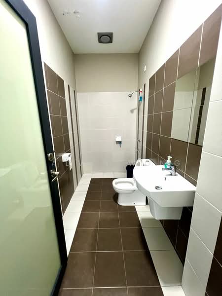 Rumah Kluster untuk Dijual di Taman Mutiara Mas (Skudai) - Calvin Wong - Bathroom - PropertyGuru.com.my