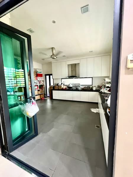 Rumah Kluster untuk Dijual di Taman Mutiara Mas (Skudai) - Calvin Wong - Kitchen - PropertyGuru.com.my