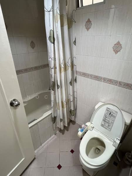 Kondominium untuk Disewa di Petrie Condominium - Noctis Tan - Bathroom - PropertyGuru.com.my