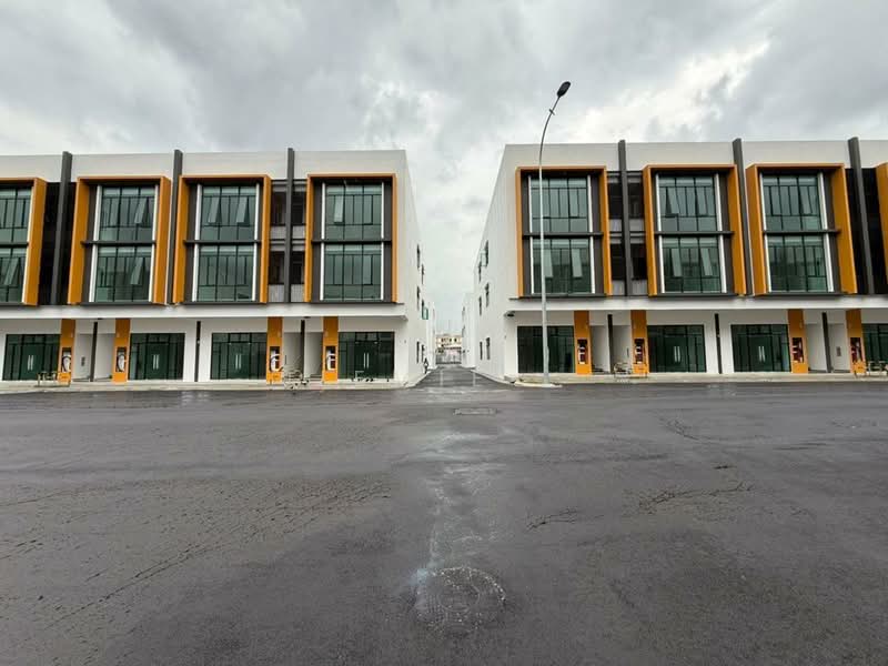 Kedai / Pejabat untuk Disewa di Bandar Baru Permas Jaya (Permas Jaya) - Jemie . - Exterior - PropertyGuru.com.my