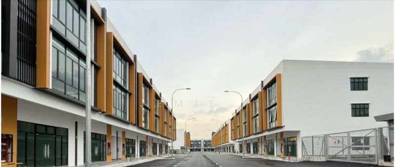 Kedai / Pejabat untuk Disewa di Bandar Baru Permas Jaya (Permas Jaya) - Jemie . - Exterior - PropertyGuru.com.my