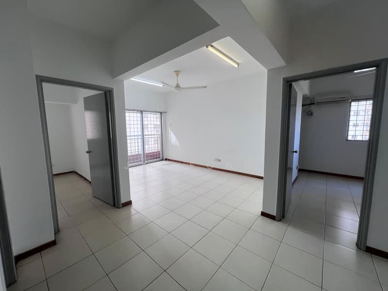 Servis Apartment untuk Dijual di Beverly Tower @ Plaza Medan Putra - JK Leong - Living Room - PropertyGuru.com.my