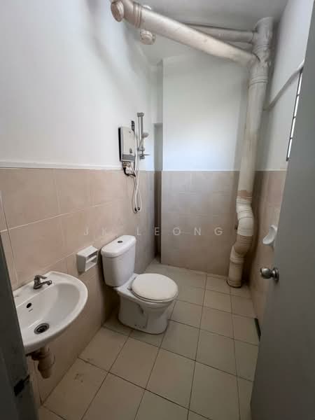 Servis Apartment untuk Dijual di Beverly Tower @ Plaza Medan Putra - JK Leong - Bathroom - PropertyGuru.com.my
