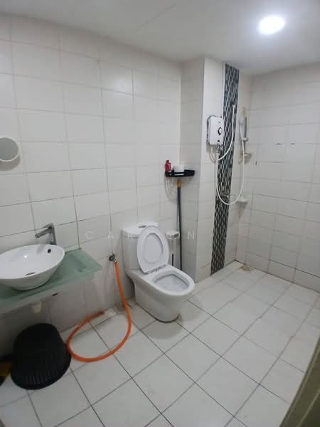 Servis Apartment untuk Dijual di Greenfield Regency - Carson . - Bathroom - PropertyGuru.com.my