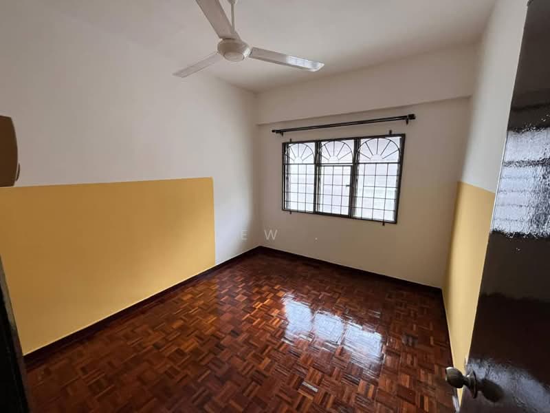 Pangsapuri untuk Dijual di Garden Tower - Kew . - Bedroom - PropertyGuru.com.my