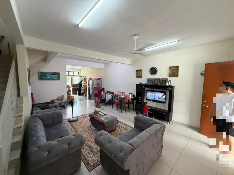2-storey Terraced House for Sale in Bandar Tasik Puteri (Rawang) - Jack Cheng - Living Room - PropertyGuru.com.my
