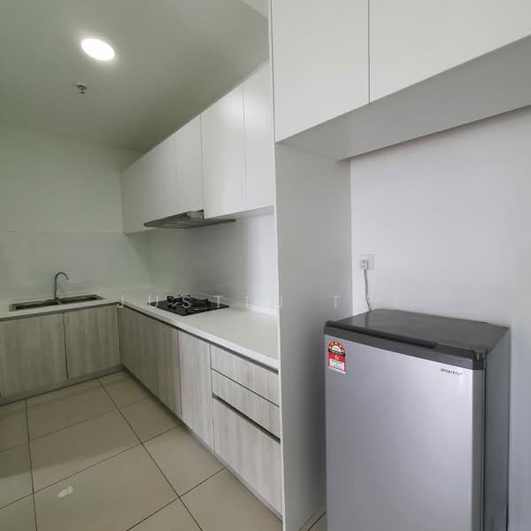 Servis Apartment untuk Disewa di Kenwingston Square Garden - Justin Tee - Kitchen - PropertyGuru.com.my