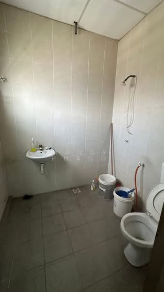 Semi-D Factory for Rent in Bercham (Ipoh) - Mandy Phang - Bathroom - PropertyGuru.com.my