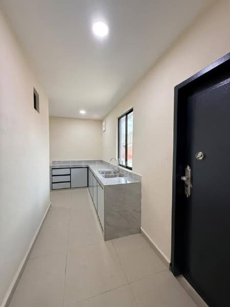 Rumah Teres 1 Tingkat untuk Dijual di Johor Bahru (Johor) - Stephanie Gan - Kitchen - PropertyGuru.com.my