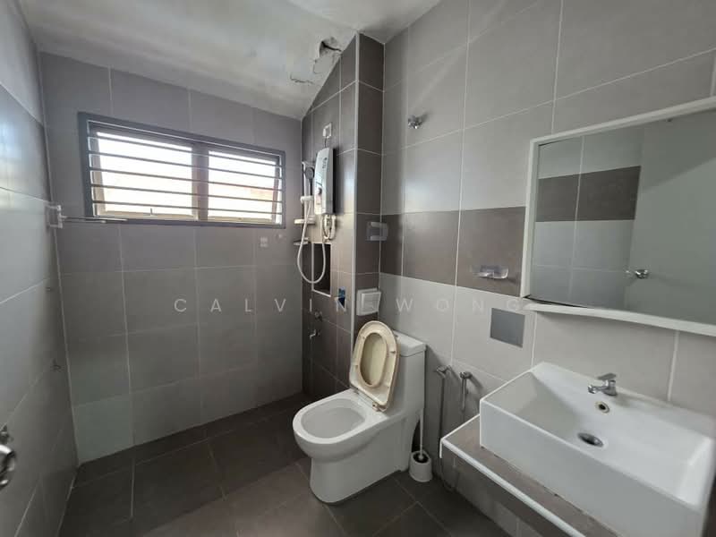 Rumah Teres 2 Tingkat untuk Dijual di Bandar Dato Onn (Tebrau) - Calvin Wong - Bathroom - PropertyGuru.com.my