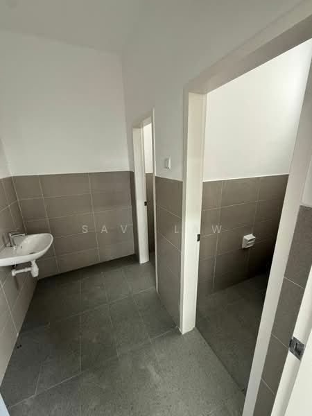 Cluster Factory for Rent in Johor Bahru (Johor) - Savy Law - Bathroom - PropertyGuru.com.my
