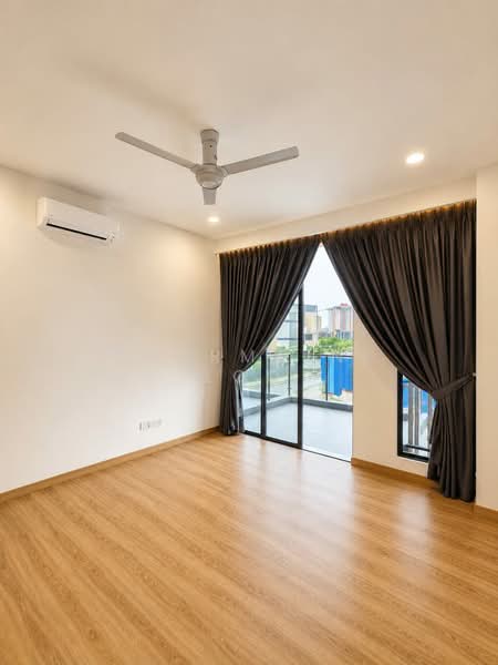 3-storey Terraced House for Rent in BANDAR PUCHONG JAYA (Puchong) - Charmaine Loo - Balcony - PropertyGuru.com.my