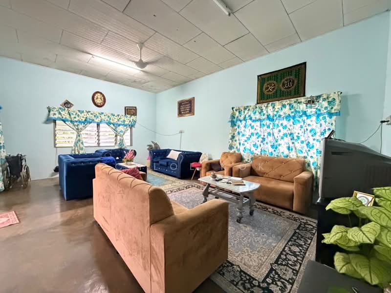 Bungalow for Sale in Rawang (Selangor) - Chloe Kok - Living Room - PropertyGuru.com.my
