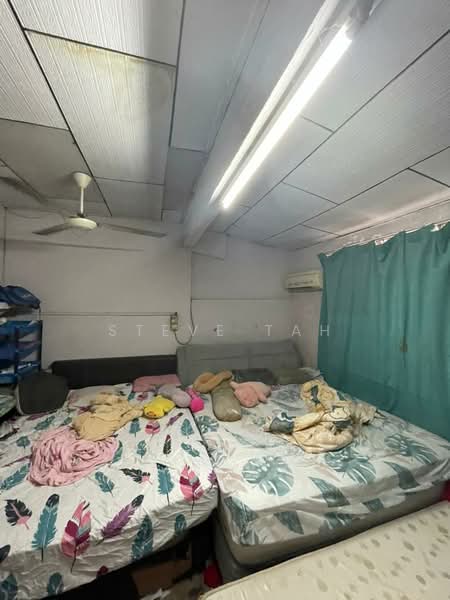 Rumah Teres 2 Tingkat untuk Dijual di Taman Gembira (Tampoi) - Steve Tah - Bedroom - PropertyGuru.com.my