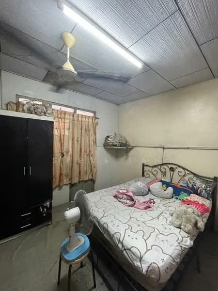 Rumah Teres 2 Tingkat untuk Dijual di Taman Gembira (Tampoi) - Steve Tah - Bedroom - PropertyGuru.com.my