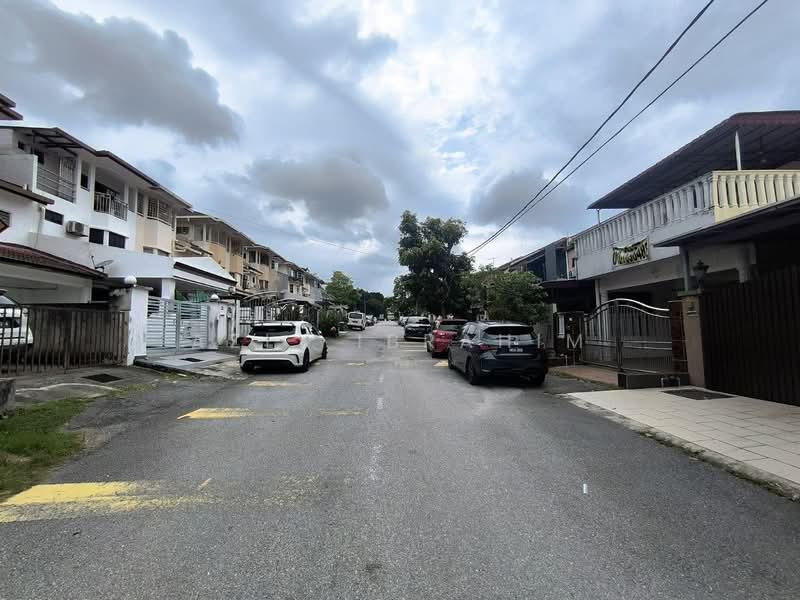Rumah Teres 2 Tingkat untuk Dijual di Kota Perdana (Seri Kembangan) - Azli Ibrahim - Exterior - PropertyGuru.com.my