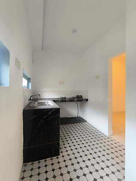 Rumah Teres 2 Tingkat untuk Dijual di Kota Perdana (Seri Kembangan) - Azli Ibrahim - Kitchen - PropertyGuru.com.my
