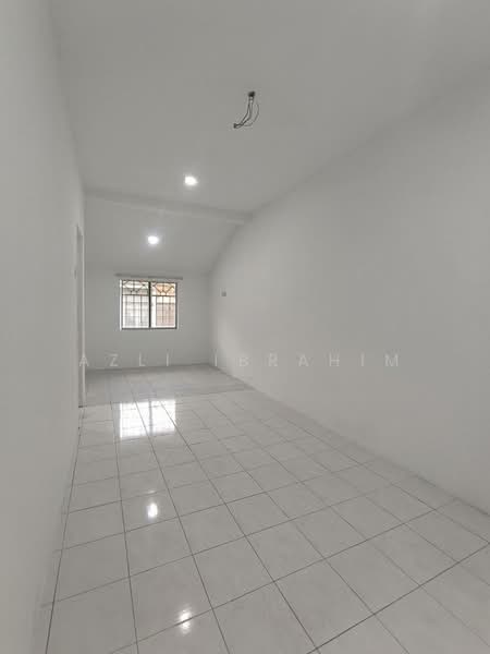 Rumah Teres 2 Tingkat untuk Dijual di Kota Perdana (Seri Kembangan) - Azli Ibrahim - Interior - PropertyGuru.com.my