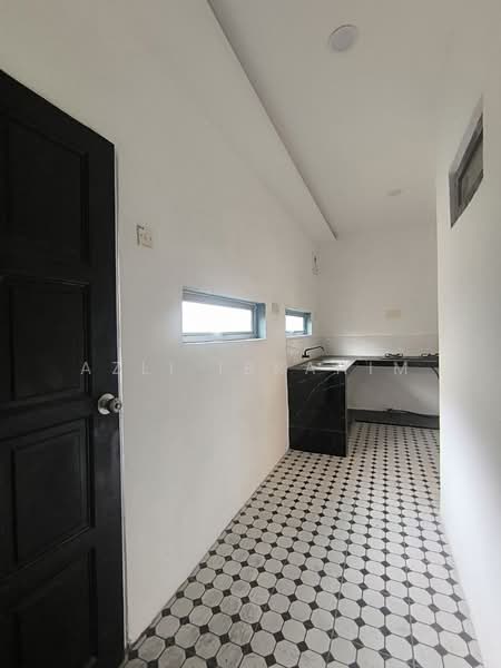 Rumah Teres 2 Tingkat untuk Dijual di Kota Perdana (Seri Kembangan) - Azli Ibrahim - Kitchen - PropertyGuru.com.my
