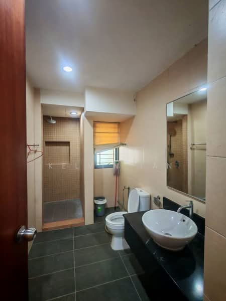 3-storey Terraced House for Rent in Taman Desa Green (Jelutong) - Kelvin Tan - Bathroom - PropertyGuru.com.my