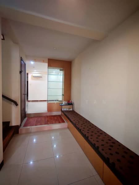 3-storey Terraced House for Rent in Taman Desa Green (Jelutong) - Kelvin Tan - Entrance - PropertyGuru.com.my
