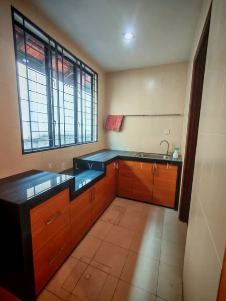 3-storey Terraced House for Rent in Taman Desa Green (Jelutong) - Kelvin Tan - Kitchen - PropertyGuru.com.my
