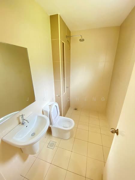 Semi-Detached House for Sale in Kota Emerald (Rawang) - Jack Cheng - Bathroom - PropertyGuru.com.my