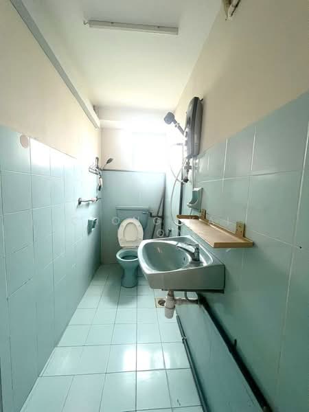 Pangsapuri untuk Dijual di Subang Ville Ehsan - Chong Kai Boon - Bathroom - PropertyGuru.com.my