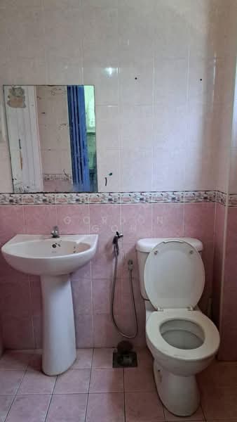2-storey Terraced House for Sale in Bandar Kinrara Seksyen 1 (Bandar Kinrara) - Gordon Goh - Bathroom - PropertyGuru.com.my