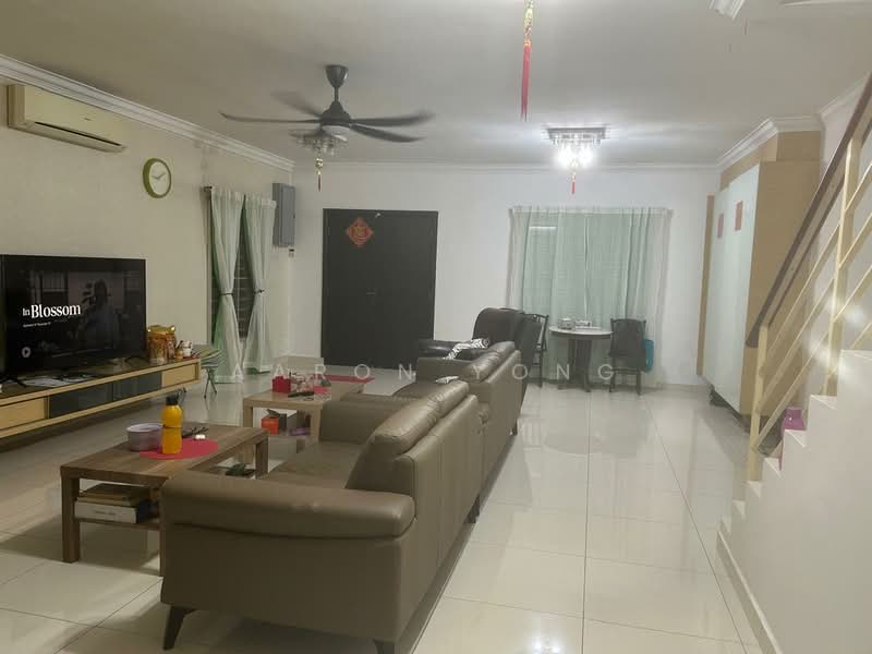 Rumah Teres 3 Tingkat untuk Dijual di Taman Bukit Permata (Selayang) - Aaron Yong - Living Room - PropertyGuru.com.my