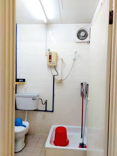 Pangsapuri untuk Disewa di Midlands Court - Jenny Leong - Bathroom - PropertyGuru.com.my