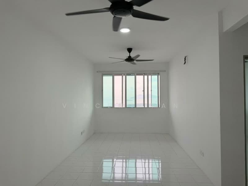 Pangsapuri untuk Disewa di The Rise Collection 2 - Vincent Tan - Living Room - PropertyGuru.com.my
