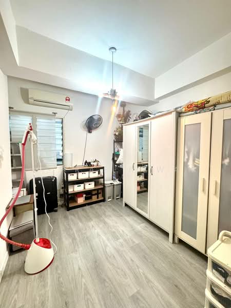 Condominium for Sale at Bayu Tasik 1 - Ashraf Azwan - Bedroom - PropertyGuru.com.my