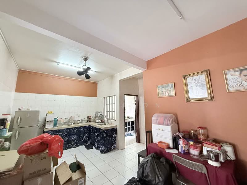 2-storey Terraced House for Rent in Bandar Botanic (Klang) - Lim Jeon - Kitchen - PropertyGuru.com.my