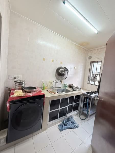 2-storey Terraced House for Rent in Bandar Botanic (Klang) - Lim Jeon - Kitchen - PropertyGuru.com.my