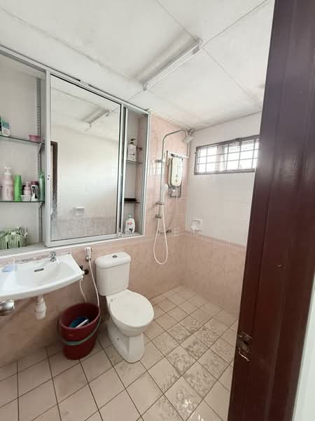 2-storey Terraced House for Rent in Bandar Botanic (Klang) - Lim Jeon - Bathroom - PropertyGuru.com.my