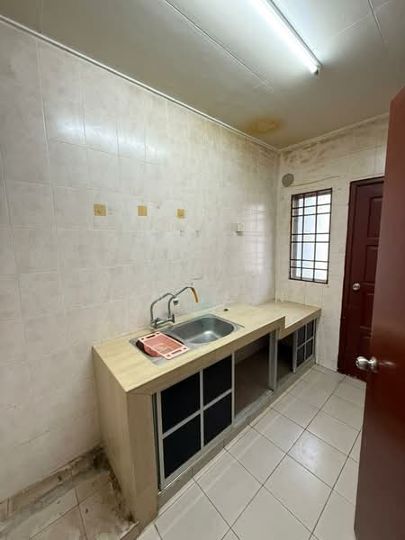 2-storey Terraced House for Rent in Bandar Botanic (Klang) - Lim Jeon - Kitchen - PropertyGuru.com.my
