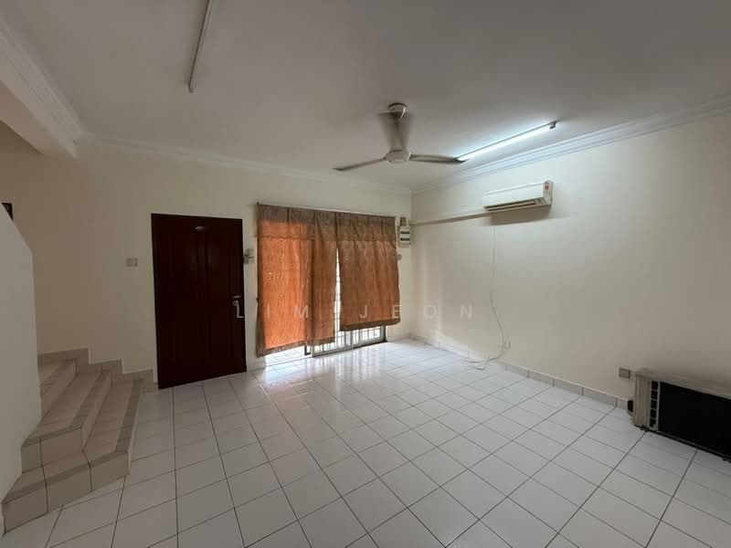 2-storey Terraced House for Rent in Bandar Botanic (Klang) - Lim Jeon - Living Room - PropertyGuru.com.my