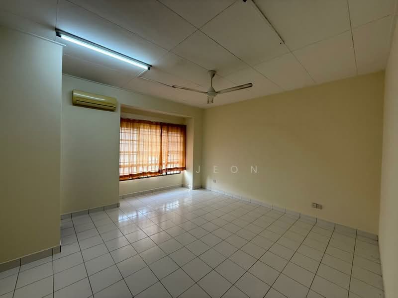 2-storey Terraced House for Rent in Bandar Botanic (Klang) - Lim Jeon - Living Room - PropertyGuru.com.my