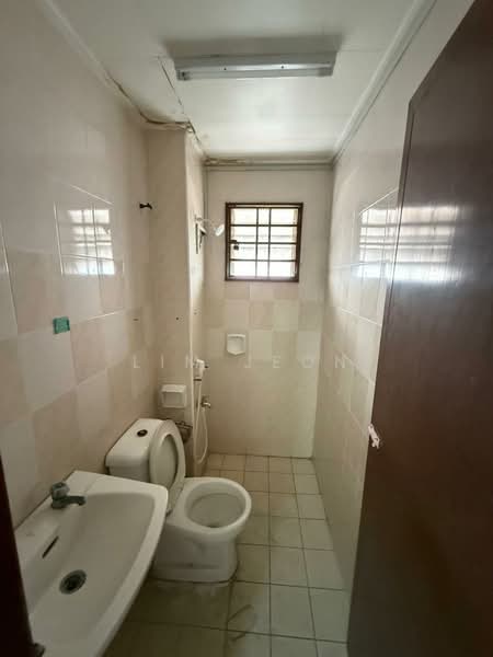2-storey Terraced House for Rent in Bandar Botanic (Klang) - Lim Jeon - Bathroom - PropertyGuru.com.my
