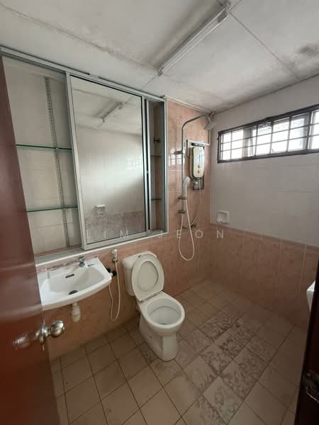 2-storey Terraced House for Rent in Bandar Botanic (Klang) - Lim Jeon - Bathroom - PropertyGuru.com.my
