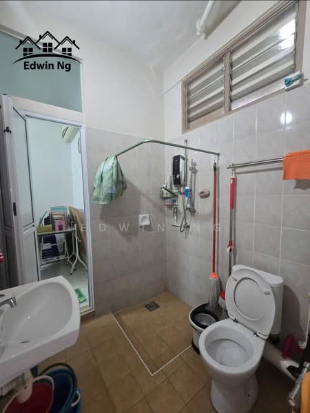 Terraced House for Sale in Batu Maung (Penang) - Edwin Ng - Bathroom - PropertyGuru.com.my