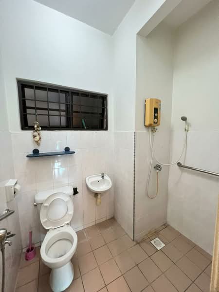 2-storey Terraced House for Sale in Petaling Jaya (Selangor) - Kiing TW - Bathroom - PropertyGuru.com.my