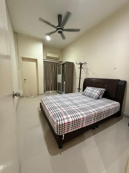 Rumah Teres 3-Tingkat untuk Dijual di Sutera Damansara (Damansara Damai) - Alvin Teoh - Bedroom - PropertyGuru.com.my
