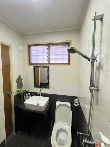 Rumah Bandar untuk Dijual di Petaling Jaya (Selangor) - Kiing TW - Bathroom - PropertyGuru.com.my