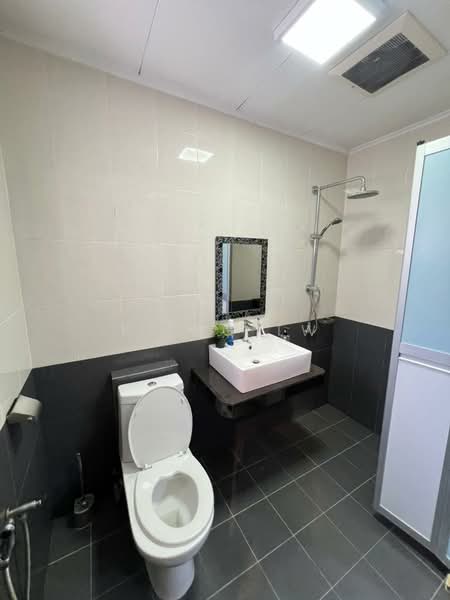Rumah Bandar untuk Dijual di Petaling Jaya (Selangor) - Kiing TW - Bathroom - PropertyGuru.com.my