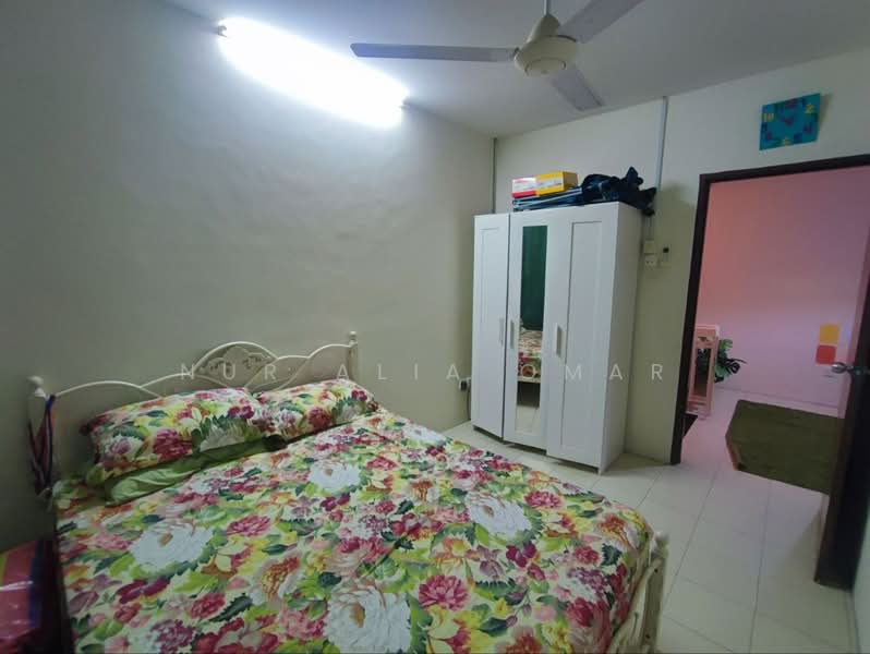 2-storey Terraced House for Sale in Kampung Perepat (Kapar) - Nur Alia Omar - Bedroom - PropertyGuru.com.my