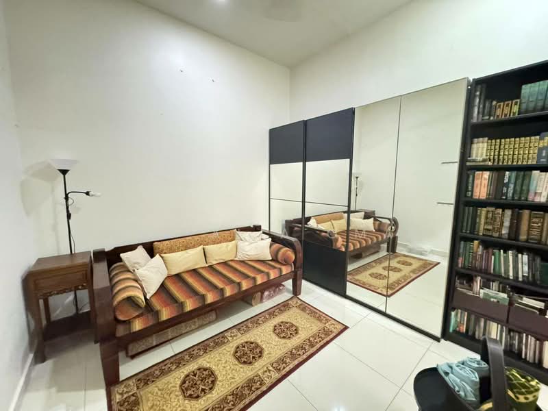 Rumah Teres 2 Tingkat untuk Dijual di Shah Alam (Selangor) - Nur Alia Omar - Living Room - PropertyGuru.com.my