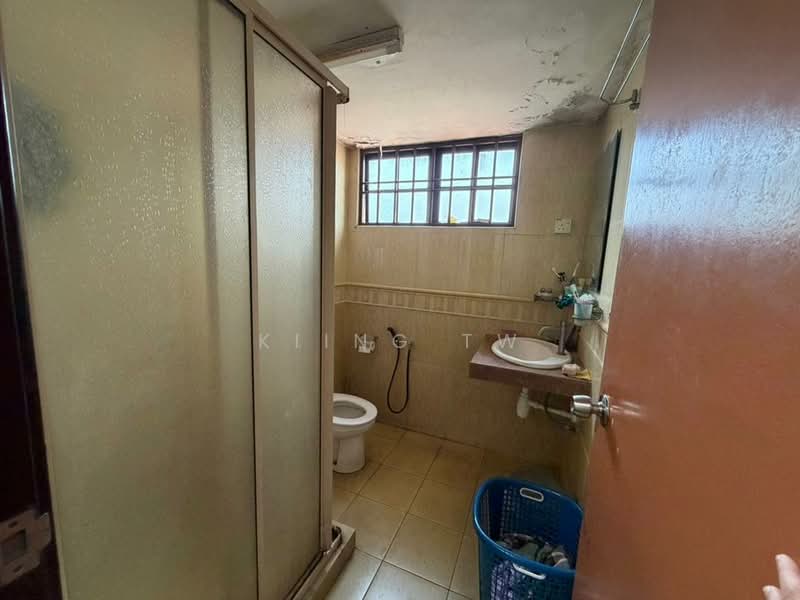 Rumah Teres 2-Tingkat untuk Dijual di Bandar Sri Damansara (Selangor) - Kiing TW - Bathroom - PropertyGuru.com.my
