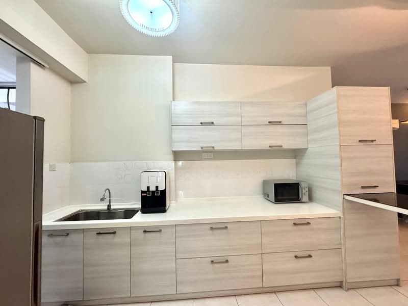 Kondominium untuk Disewa di The Brezza - Vincent Tan - Kitchen - PropertyGuru.com.my
